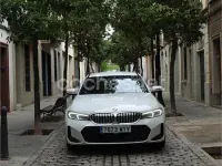 Usado BMW 330e Comfort Edition 292 CV (214 kW) 2023 Blanco Familiar