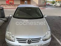 Usado VW Golf IV Highline 105 CV (77 kW) 2004 Gris / plata Berlina