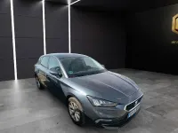 Usado Seat Leon Style 130 CV (95 kW) 2023 Gris metalizado