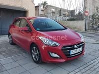 Usado Hyundai i30 Style 135 CV (99 kW) 2016 Granate Berlina