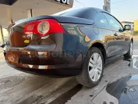 Usado VW Eos 140 CV (102 kW) 2007 Marrón Descapotable