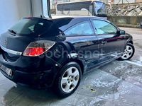 Usado Opel Astra GTC Sport 105 CV (77 kW) 2005 Negro Berlina