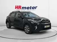 Usado Kia Stonic GT-Line 100 CV (73 kW) 2022 Negro SUV