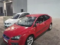 Usado Ford Focus Sport 115 CV (84 kW) 2005 Rojo Berlina