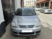 Usado VW Golf IV Trendline 102 CV (75 kW) 2005 Gris / plata Berlina
