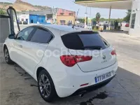 Usado Alfa Romeo Giulietta Distinctive 120 CV (88 kW) 2011 Blanco Utilitario