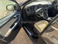 Usado Volvo V60 285 CV (209 kW) 2015 Negro Familiar