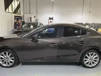 Usado Mazda 3 150 CV (110 kW) 2017 Gris / plata Berlina