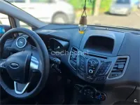 Usado Ford Fiesta Trend 82 CV (60 kW) 2015 Azul Utilitario