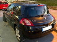 Usado Renault Mégane II Dynamique 100 CV (73 kW) 2005 Negro Berlina