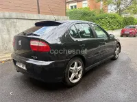 Usado Seat Leon FR 180 CV (132 kW) 2005 Negro Utilitario