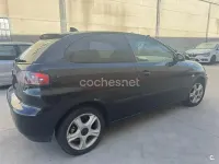 Usado Seat Ibiza 100 CV (73 kW) 2005 Negro Utilitario