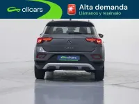 Usado VW T-Roc Life 116 CV (85 kW) 2022 Gris SUV
