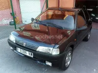 Usado Peugeot 106 95 CV (69 kW) 1992 Negro Utilitario