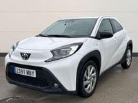 Usado Toyota Aygo Play 72 CV (52 kW) 2022 Blanco Utilitario
