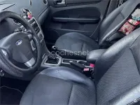 Usado Ford Focus Titanium 145 CV (106 kW) 2005 Blanco Berlina