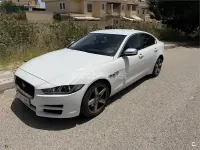 Usado Jaguar XE R-Sport 180 CV (132 kW) 2018 Blanco Berlina