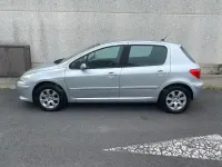 Usado Peugeot 307 90 CV (66 kW) 2007 Gris / plata Berlina