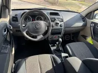 Usado Renault Mégane Dynamique 105 CV (77 kW) 2006 Gris / plata Berlina