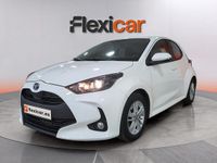 Usado Toyota Yaris Hybrid Active 116 CV (85 kW) 2022 Blanco Berlina