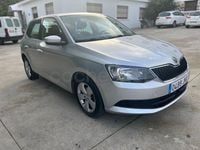 Usado Skoda Fabia Ambition 75 CV (55 kW) 2016 Gris / plata Berlina