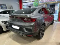 Usado Renault Arkana RS Line 140 CV (102 kW) 2023 Gris / plata SUV