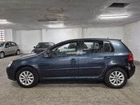 Usado VW Golf V Highline 105 CV (77 kW) 2007 Azul Berlina