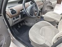 Usado Citroën Xsara Picasso 90 CV (66 kW) 2002 Beige Monovolumen