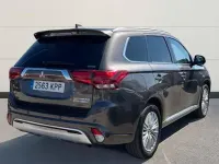 Usado Mitsubishi Outlander P-HEV 224 CV (164 kW) 2018 Marrón SUV