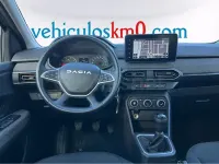 Usado Dacia Sandero Expression 91 CV (66 kW) 2025 Gris / plata Berlina