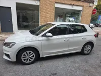 Usado Skoda Fabia Ambition 80 CV (58 kW) 2022 Blanco Utilitario