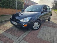 Usado Ford Focus Ghia 90 CV (66 kW) 2002 Azul Berlina