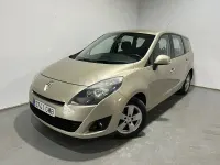Usado Renault Grand Scénic Expression 105 CV (77 kW) 2010 Beige Monovolumen