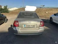 Usado Toyota Avensis Sol 116 CV (85 kW) 2006 Gris / plata Berlina