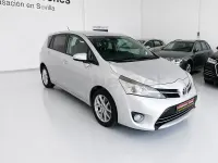 Usado Toyota Verso Comfort 112 CV (82 kW) 2014 Gris / plata Monovolumen