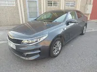 Usado Kia Optima 136 CV (100 kW) 2018 Gris / plata Berlina