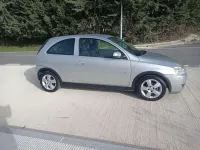 Usado Opel Corsa 80 CV (58 kW) 2005 Plateado Utilitario
