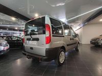 Usado Fiat Doblò Family 120 CV (88 kW) 2006 Gris Monovolumen
