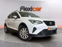 Usado Seat Arona Style 110 CV (80 kW) 2023 Blanco SUV