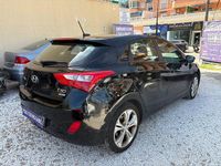 Usado Hyundai i30 110 CV (80 kW) 2012 Negro Berlina