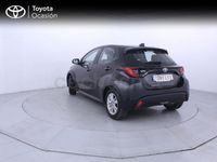 Usado Toyota Yaris 125 CV (91 kW) 2022 Negro Utilitario