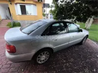 Usado Audi A4 110 CV (80 kW) 1999 Gris / plata Berlina