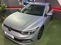 Usado VW Golf VIII 110 CV (80 kW) 2022 Gris Utilitario