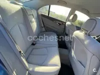 Usado Mercedes E270 Elegance 177 CV (130 kW) 2004 Azul Berlina