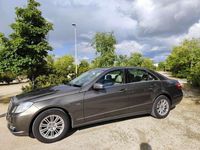Usado Mercedes E220 Elegance 170 CV (125 kW) 2010 Beige Berlina