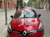 Używany Renault Clio IV Expression 75 KM (55 kW) 2015 Czerwony Sedan/Limuzyna
