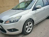 Usado Ford Focus Business Edition 90 CV (66 kW) 2009 Gris / plata Berlina
