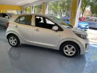 Usado Kia Picanto 67 CV (49 kW) 2018 Gris / plata Utilitario