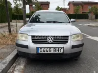 Usado VW Passat Comfortline 130 CV (95 kW) 2002 Gris / plata Berlina