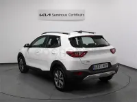 Usado Kia Stonic 100 CV (73 kW) 2025 Blanco SUV